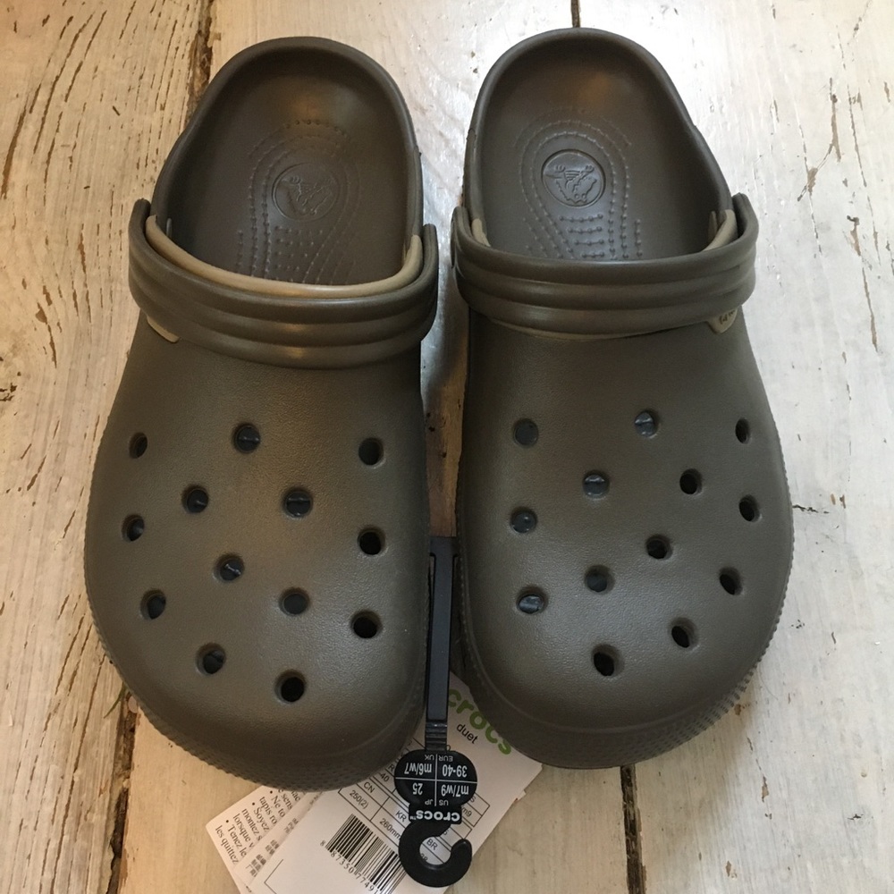 NWT CROCS DUET CHOCOLATE/ KHAKI M7, W9 EU 39-40